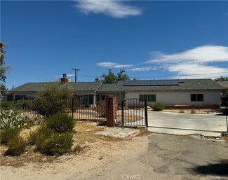 15609 Pohez Rd, Apple Valley, CA 92307