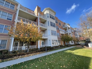 3104 Pointe Gate Dr, Livingston, NJ 07039