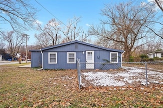 126 S Village St, Tonganoxie, KS 66086