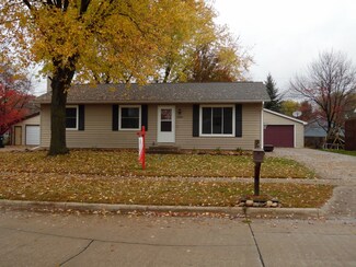 1300 Emmons St, Hiawatha, IA 52233
