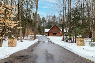 15950 Claire Ln, Spring Lake, MI 49456