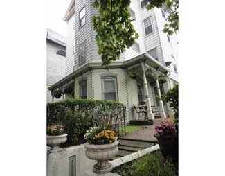 70 Mulberry St, Worcester, MA 01605