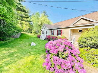 1 Jenny Dickey Hill Rd, Derry, NH 03038