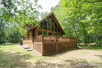 11971 Crooked Creek Dr, Plainwell, MI 49080