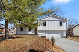 512 Chele Dr, Saint Charles, MO 63304