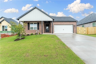 1814 Edwards St, Pea Ridge, AR 72751