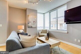1020 N Highland St Unit 804, Arlington, VA 22201