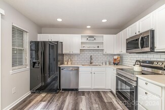 5645 Kimmerly Woods Dr Unit 2206, Charlotte, NC 28215