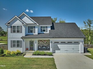 116 Nairn St, Fayetteville, NC 28311