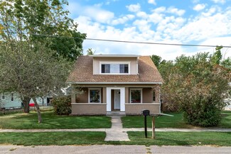 1425 Comstock Ave, Cumberland, WI 54829
