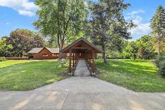 456 E Chippewa River Rd, Midland, MI 48640