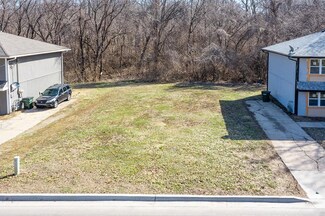 1063 10th Ave, Leavenworth, KS 66048