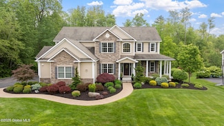 41 Tipperary Way, Ballston Lake, NY 12019