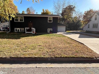 201 3rd Ave NE, Pocahontas, IA 50574