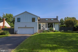 6008 Greentree Rd, Bethesda, MD 20817