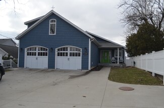 11459 N Ogden Point Rd, Syracuse, IN 46567