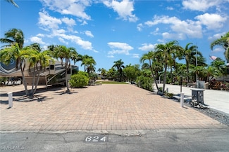 624 Barracuda Bend, Fort Myers Beach, FL 33931