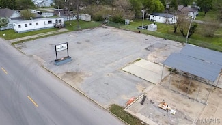 302 N Main St, Gideon, MO 63848