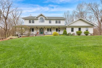 2851 Woodson Dr, Columbia, IL 62236