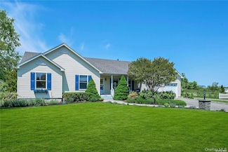 170 Vineyard Way, Aquebogue, NY 11931