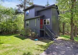 1249 Country Club Dr, Thornhurst, PA 18424