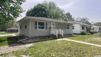 1031 10th St NE, Mason City, IA 50401