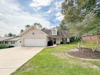 8922 Hamakua St, Diamondhead, MS 39525