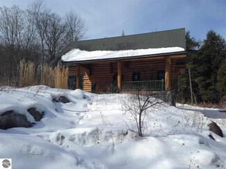 8480 E Horn Rd, Lake Leelanau, MI 49653