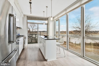 88 W V St SW Unit 201, Washington, DC 20024