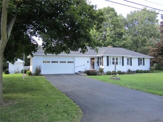 30 Hal Bar Rd, Avon, NY 14414