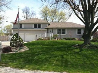 8725 E Diane Dr, Ossian, IN 46777