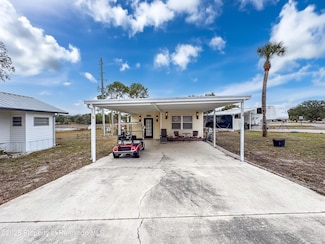 9321 Grizzly Bear Ln, Weeki Wachee, FL 34613