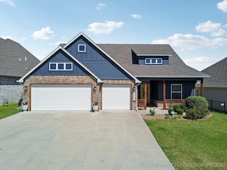 2942 N Briarwood Ave, Catoosa, OK 74015