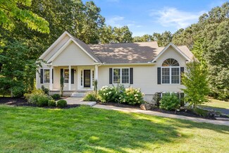 32 Hillcrest Cir, Westfield, MA 01085