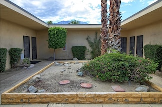 567 Desert Way Unit 2, Palm Springs, CA 92264
