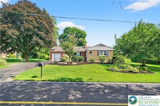 4164 Hecktown Rd, Bethlehem, PA 18020