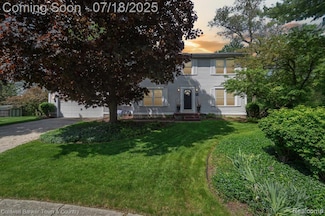 1315 Leeward Dr, Okemos, MI 48864