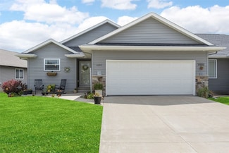 2205 Snapdragon Cir SW, Cedar Rapids, IA 52404