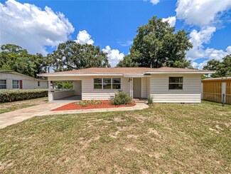 527 E Gottsche Ave, Eustis, FL 32726