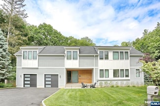 65 Pascack Ave, Rivervale, NJ 07675