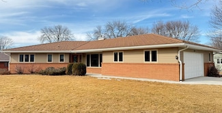 924 Colonial Dr, Manson, IA 50563
