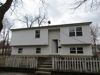 902 Adams St, Waukegan, IL 60085