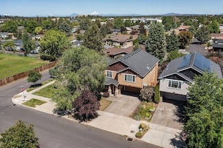 2874 NE Jackdaw Dr, Bend, OR 97701