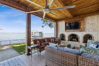 142 Peninsula Point Terrace, Mabank, TX 75156