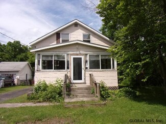 36 Magee Dr, Glenmont, NY 12077