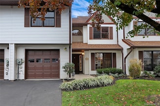 16 Trevor Lake Dr, Congers, NY 10920