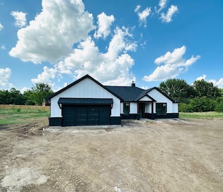 4605 Dripping Spring Rd, Sherman, TX 75090