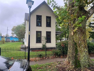 1332 Hugh St, Fort Wayne, IN 46803