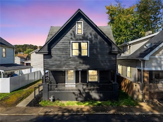 705 4th St, New Brighton, PA 15066