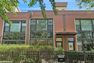 931 N Kingsbury St, Chicago, IL 60610